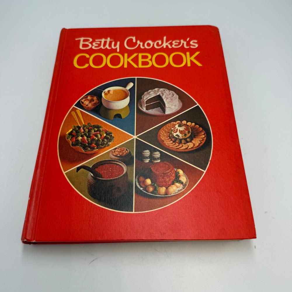 Vintage 1974 Betty Crocker's Cookbook Hardcover Golden Press 22nd Printing